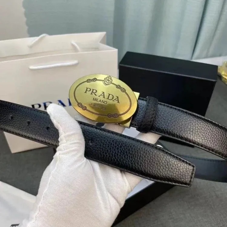 Fashionable and versatile classic belt