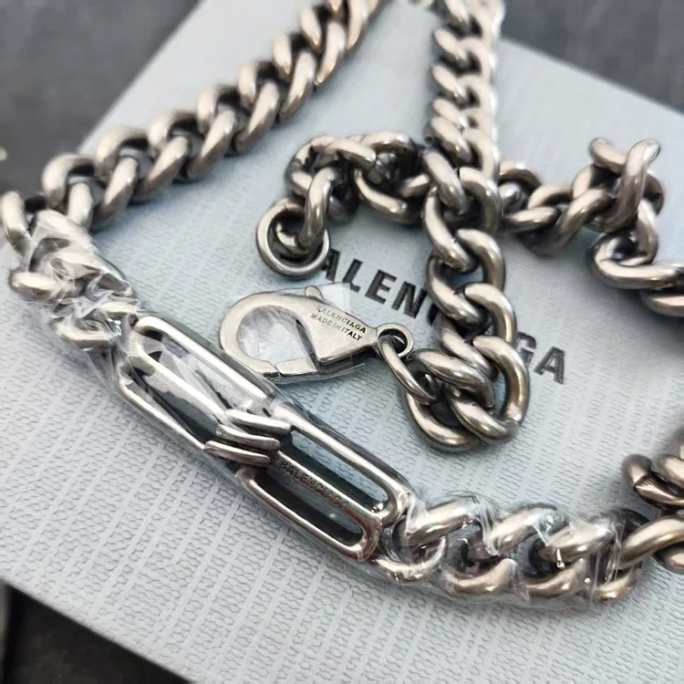 French Parisian style distressed tank chain necklace, light luxury street style ancient style necklace, versatile celebrity bracelet