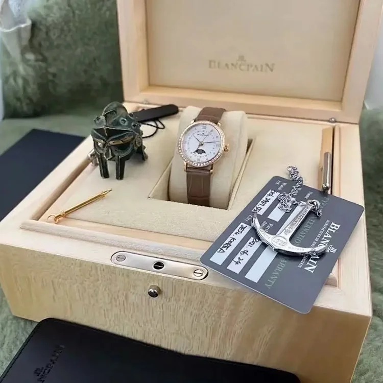 Women's high-end quality business watch (non-quality issues
