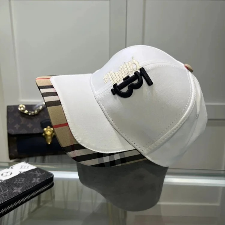 ¥120 Fashion casual hat M26