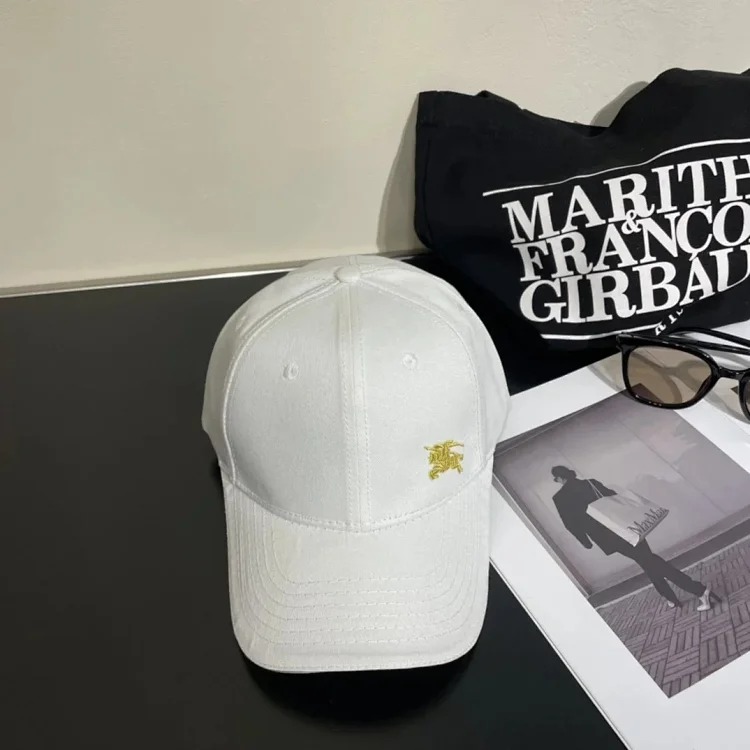 ¥120 Fashion casual hat M26