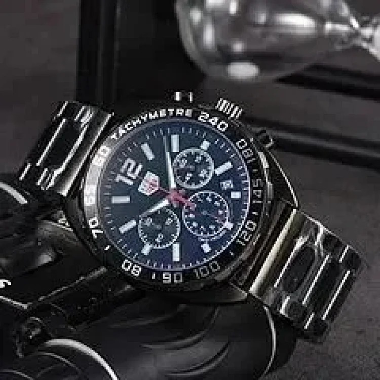 One watch, hundreds of attitudes (Rolex)