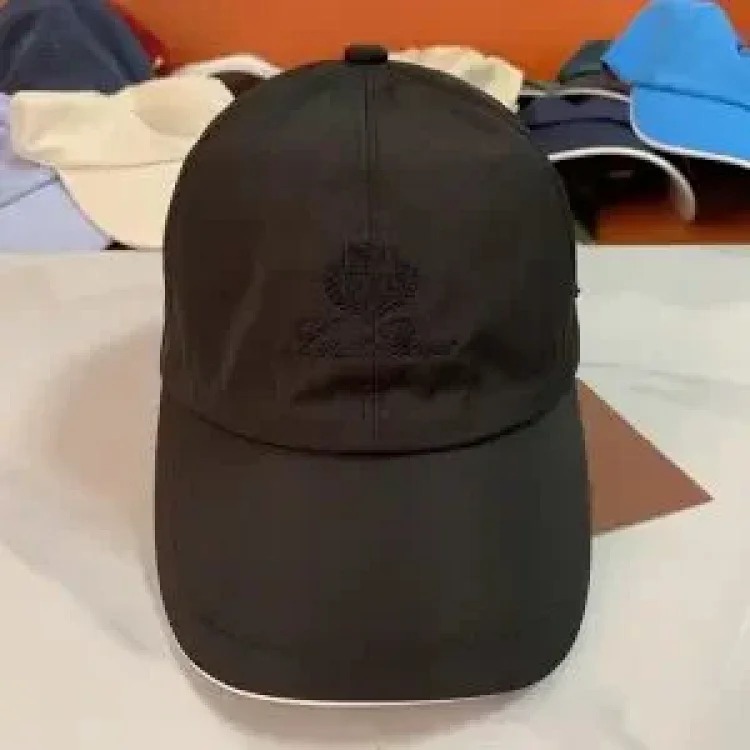 New versatile peaked cap -009