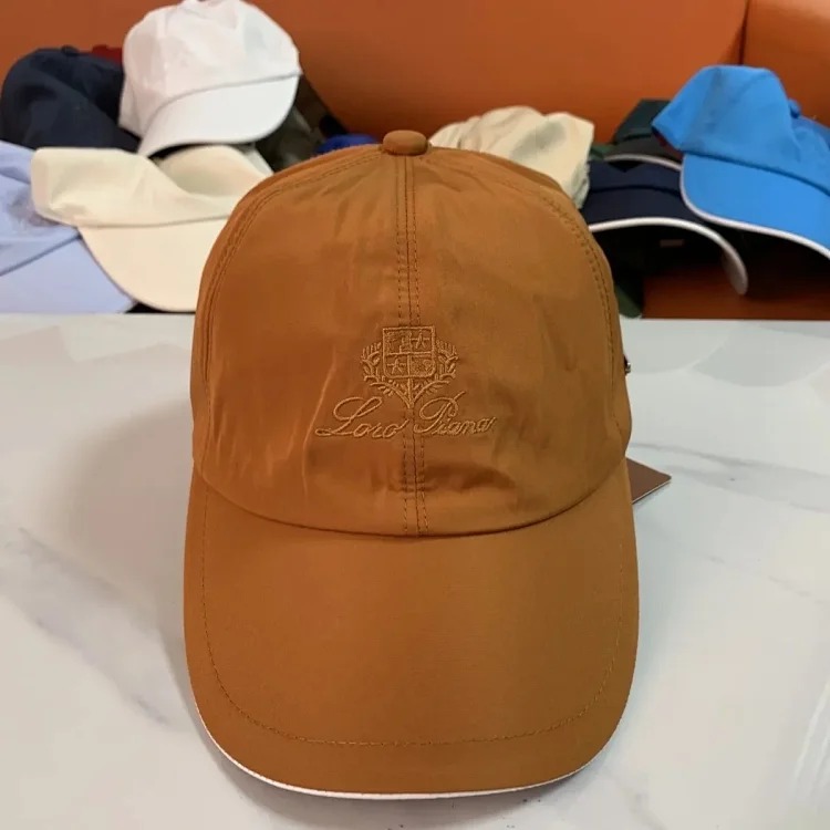 New versatile peaked cap -009