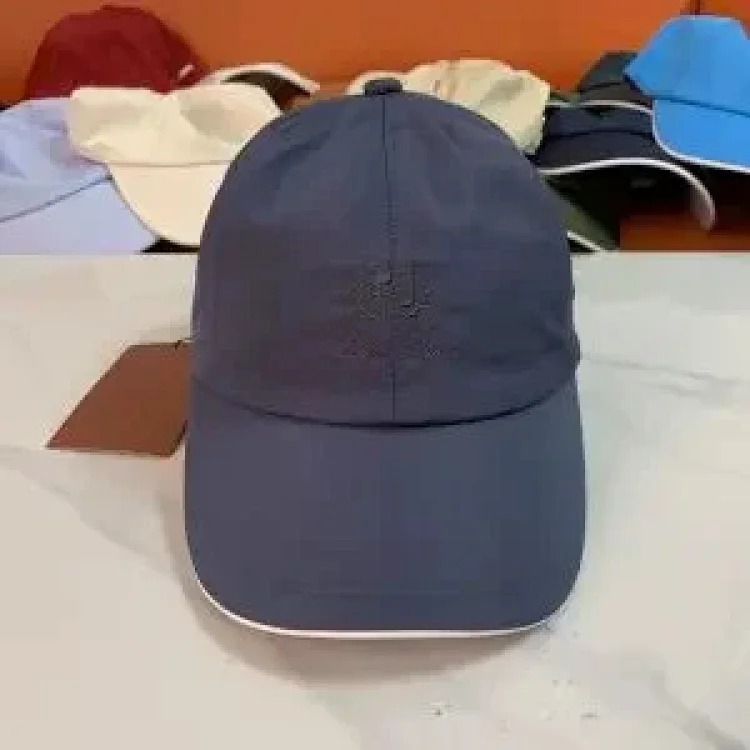 New versatile peaked cap -009