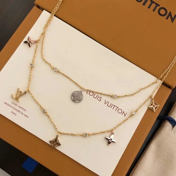 The light emitted by E-1 jewelry makes every piece extremely beautiful (with gift box packaging) (L)