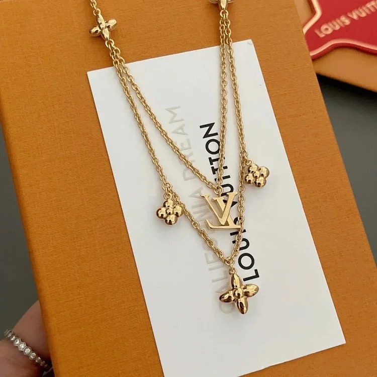 The light emitted by E-1 jewelry makes every piece extremely beautiful (with gift box packaging) (L)