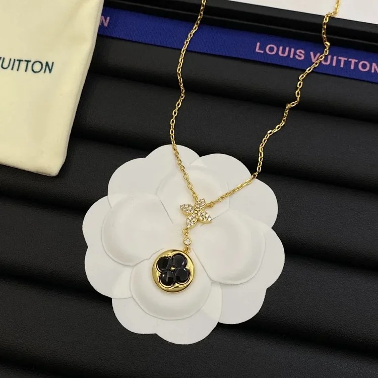 The light emitted by E-1 jewelry makes every piece extremely beautiful (with gift box packaging) (L)