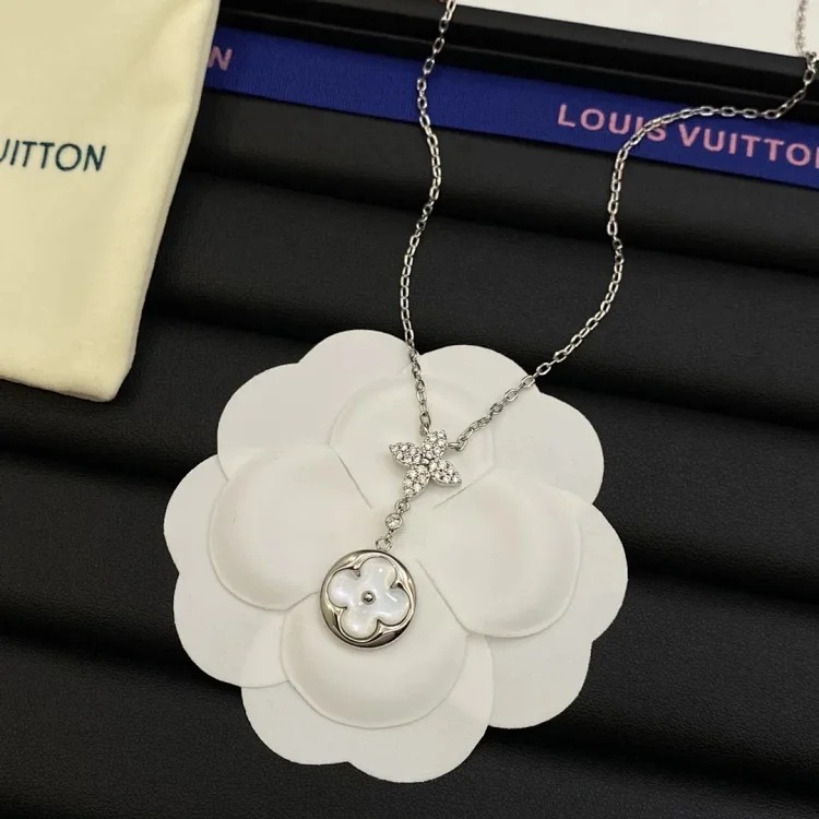 The light emitted by E-1 jewelry makes every piece extremely beautiful (with gift box packaging) (L)