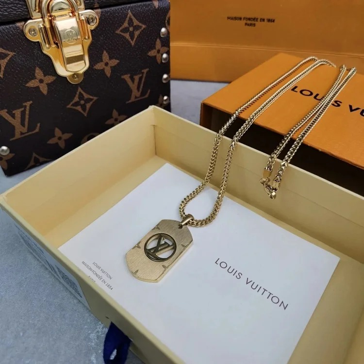 The light emitted by E-1 jewelry makes every piece extremely beautiful (with gift box packaging) (L)