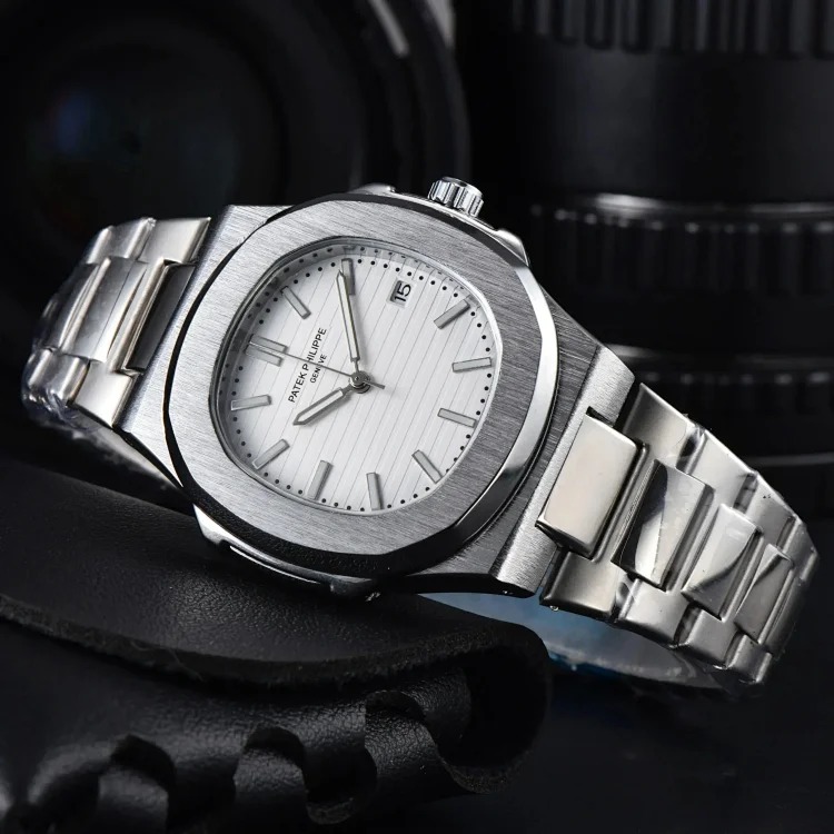 The time on the R-1 wrist is explained by this watch