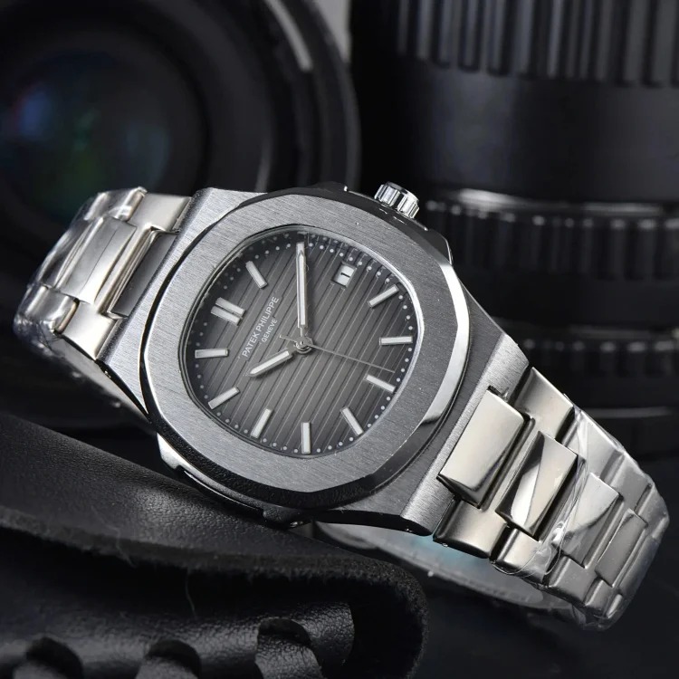 The time on the R-1 wrist is explained by this watch