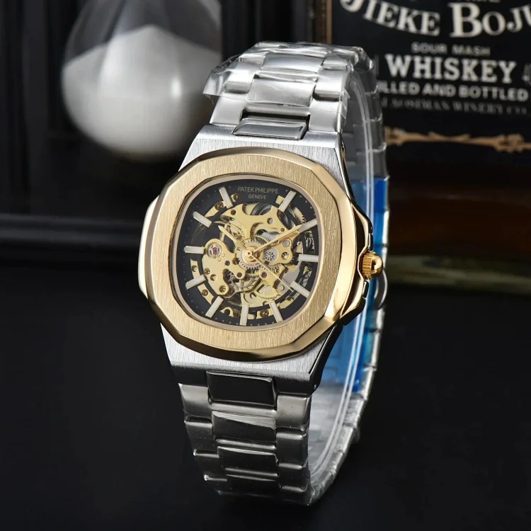 The time on the R-1 wrist is explained by this watch