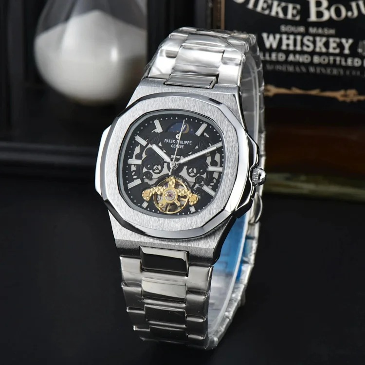 The time on the R-1 wrist is explained by this watch