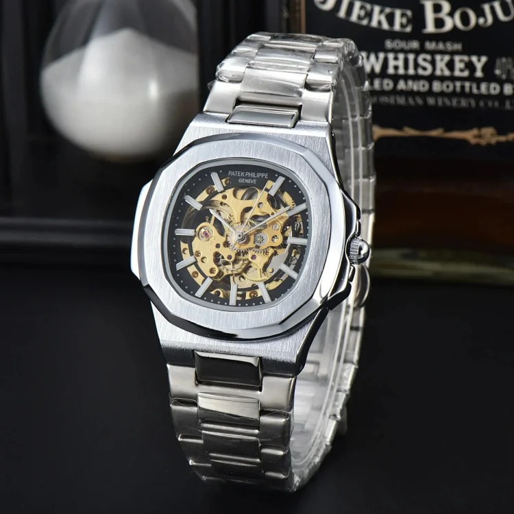 The time on the R-1 wrist is explained by this watch