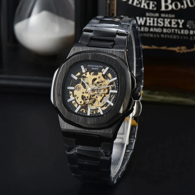 The time on the R-1 wrist is explained by this watch