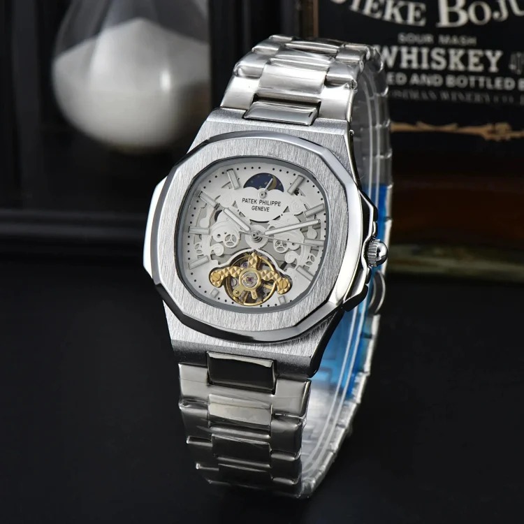 The time on the R-1 wrist is explained by this watch