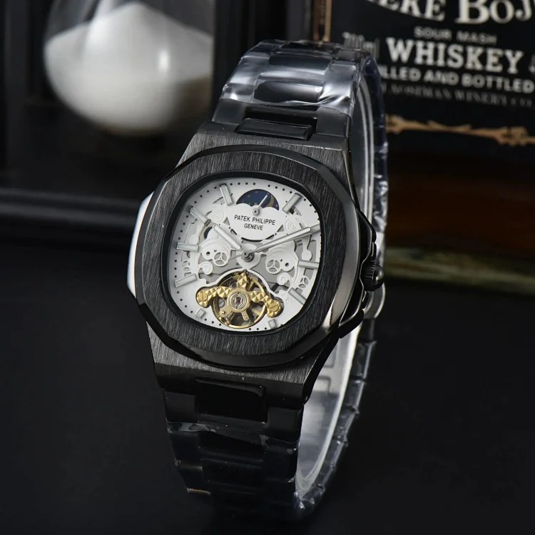 The time on the R-1 wrist is explained by this watch