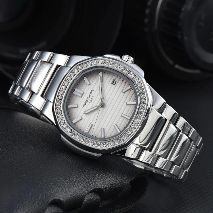 The time on the R-1 wrist is explained by this watch