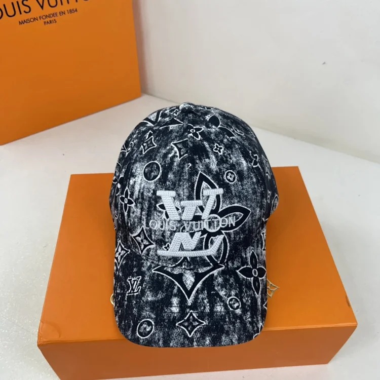 Fashionable Lu Yi hat