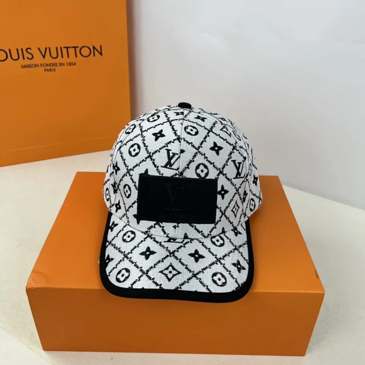 Fashionable Lu Yi hat