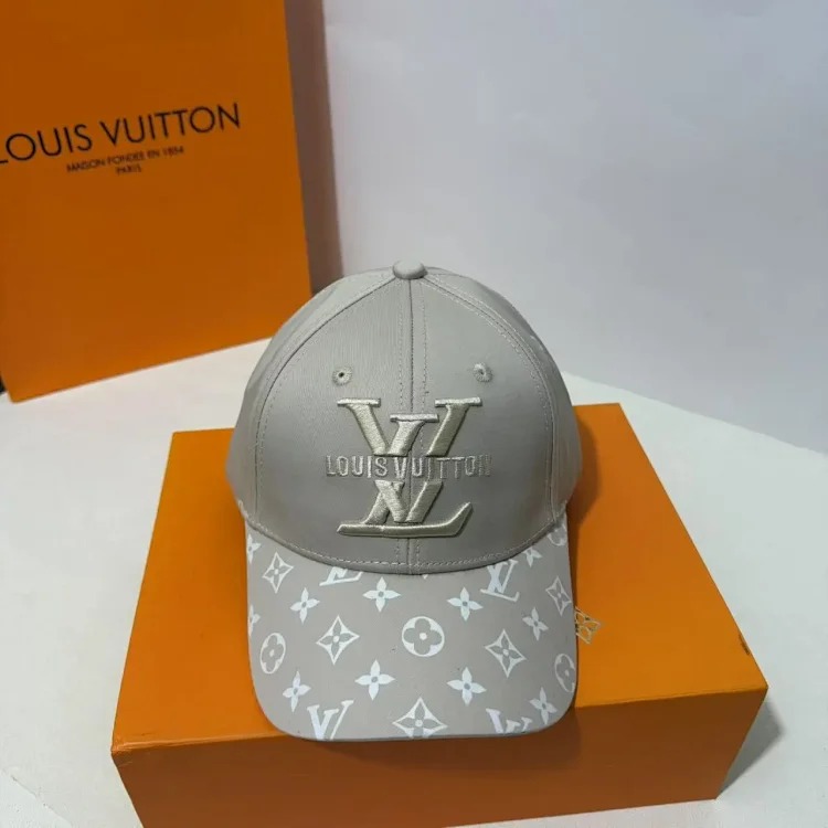 Fashionable Lu Yi hat