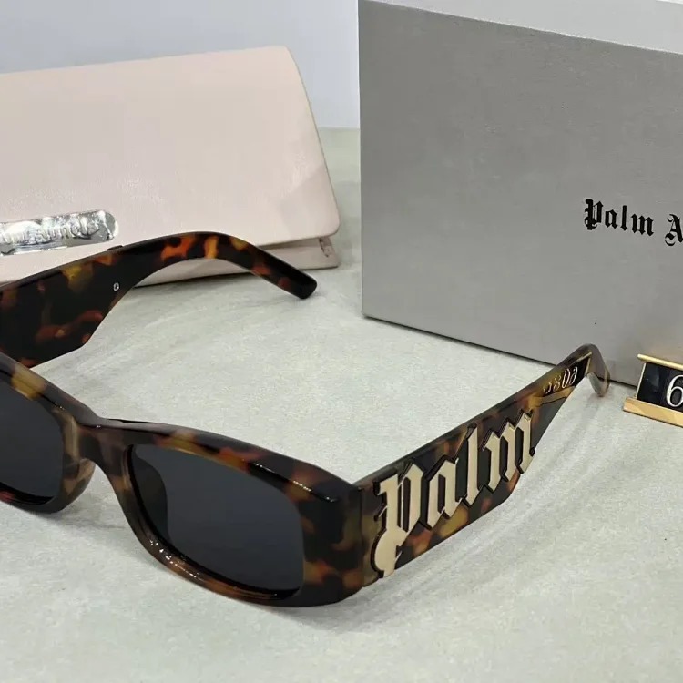 Casual fashionable summer sunglasses
