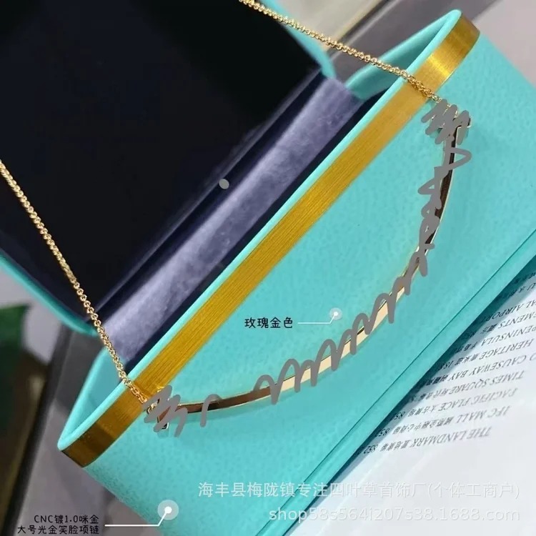 New T's smile necklace thickly plated 18K gold glossy 2 sides drilled full of diamonds smiling face necklace Seiko clavicle chain jewelry