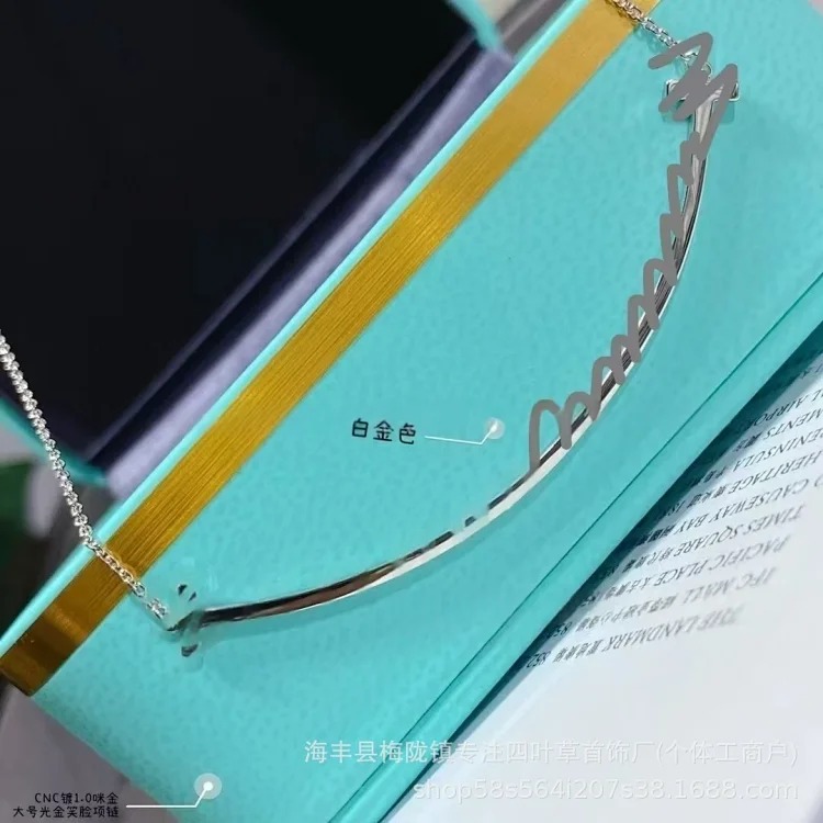 New T's smile necklace thickly plated 18K gold glossy 2 sides drilled full of diamonds smiling face necklace Seiko clavicle chain jewelry