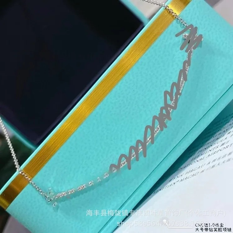 New T's smile necklace thickly plated 18K gold glossy 2 sides drilled full of diamonds smiling face necklace Seiko clavicle chain jewelry
