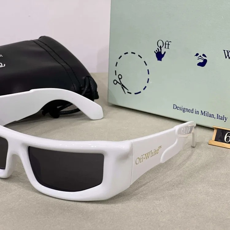 Fashionable summer casual sunglasses