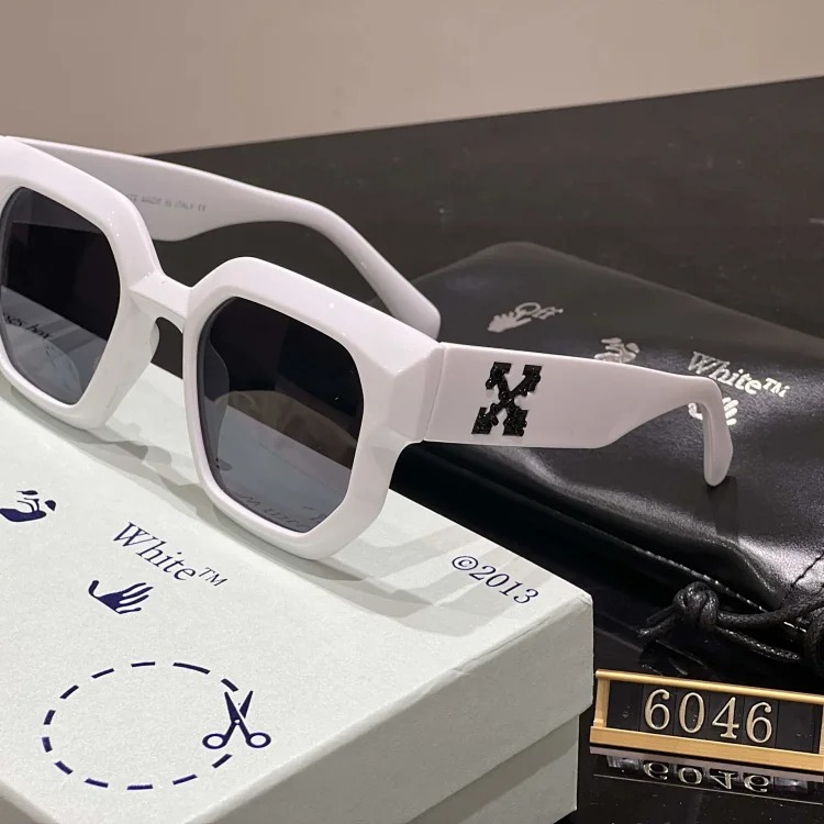 Fashionable summer casual sunglasses