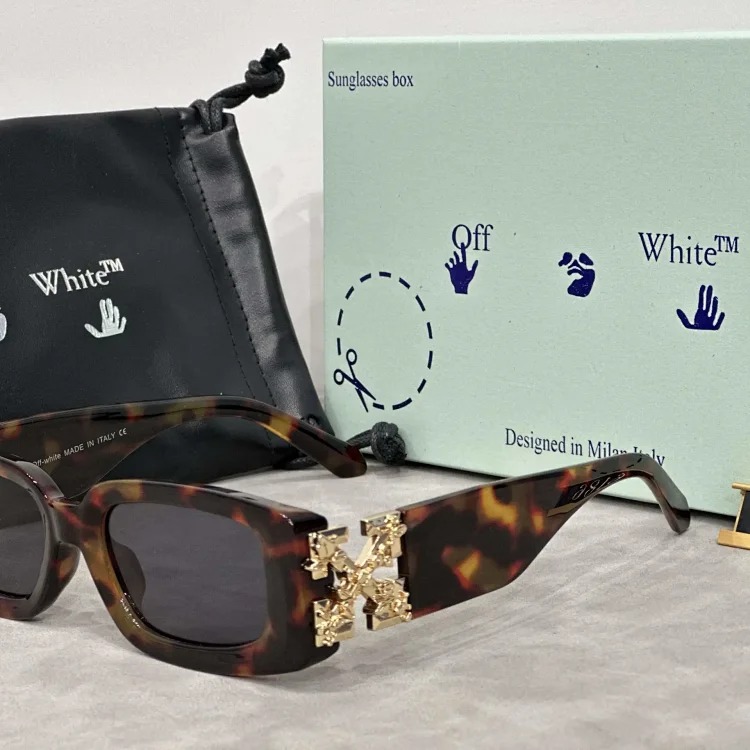 Fashionable summer casual sunglasses