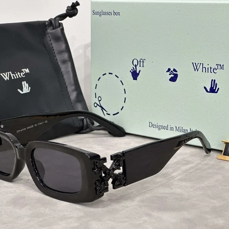 Fashionable summer casual sunglasses
