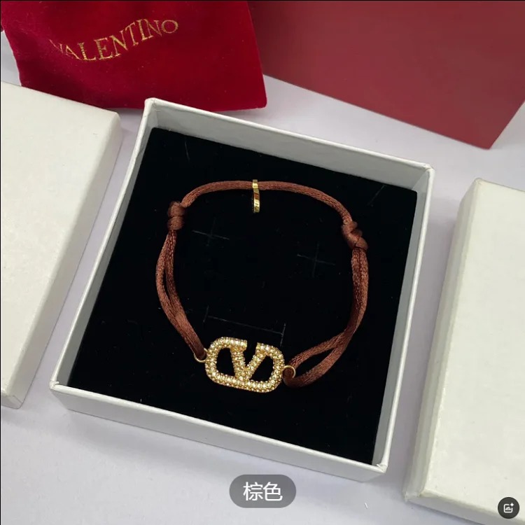 New letter bracelet multi-color versatile V letter temperament brass simple style bracelet
