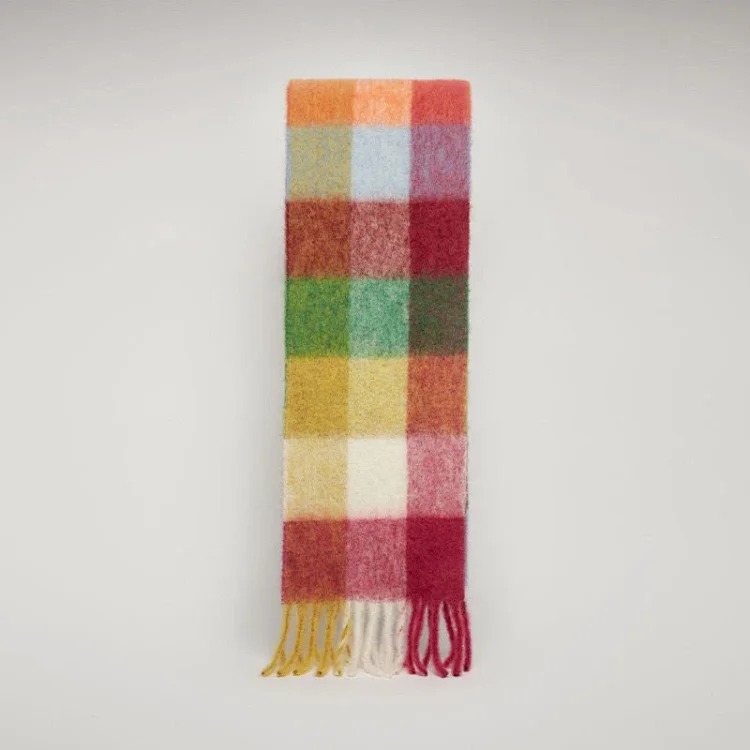 2023 autumn and winter star Yang Mi's new thickened and warm rainbow-colored plaid scarf tassel color-blocked ac shawl