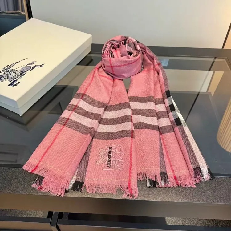 2023 autumn and winter star Yang Mi's new thickened and warm rainbow-colored plaid scarf tassel color-blocked ac shawl