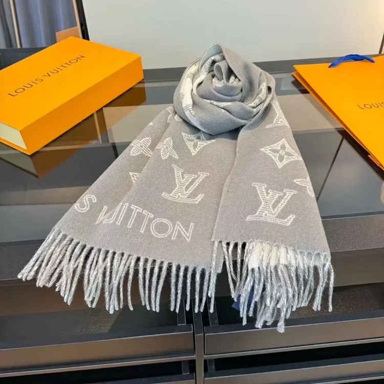 2023 autumn and winter star Yang Mi's new thickened and warm rainbow-colored plaid scarf tassel color-blocked ac shawl