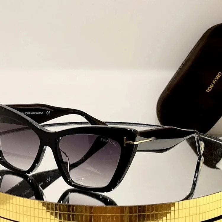 Fashionable and versatile UV protection sunglasses