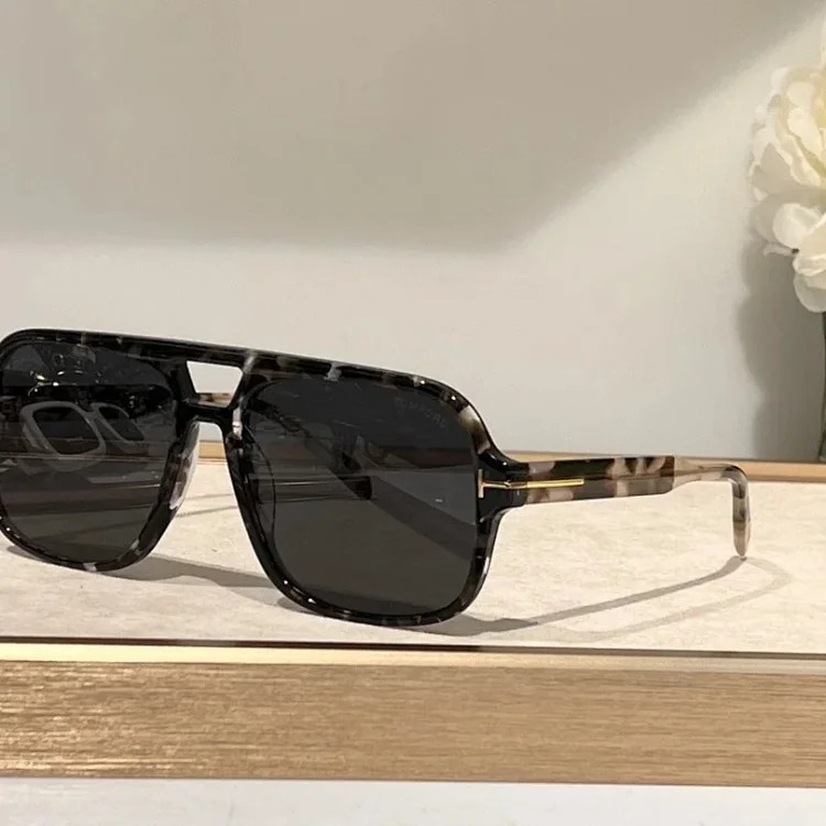 Fashionable and versatile UV protection sunglasses
