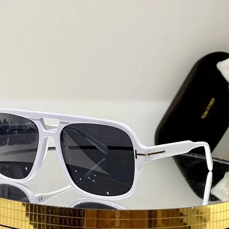 Fashionable and versatile UV protection sunglasses