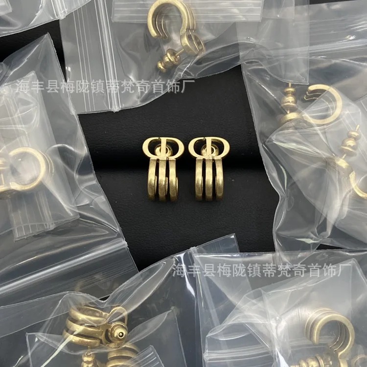 Dijia/Djia CD Pearl Letter Pig Nose Diamond Tassel Star Earrings Women's Silver Needle Retro Style Bee Earrings