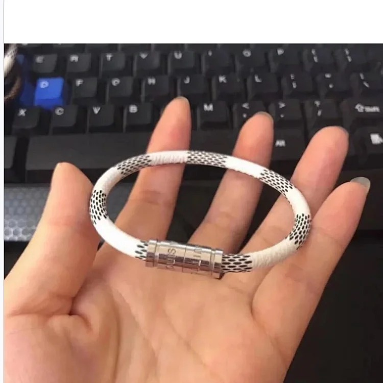 LMagnetic clasp bracelet^