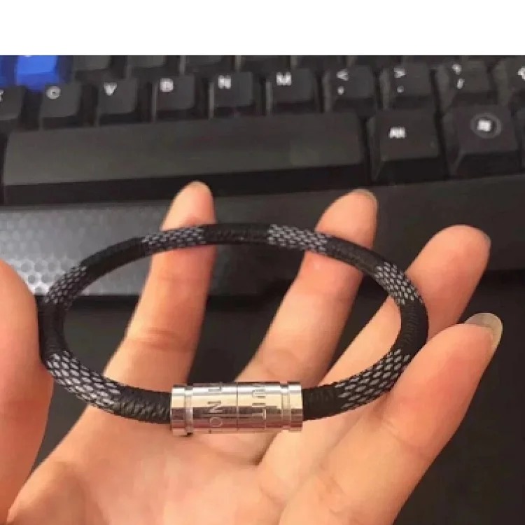 LMagnetic clasp bracelet^