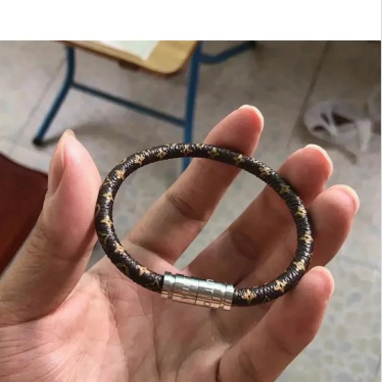 LMagnetic clasp bracelet^