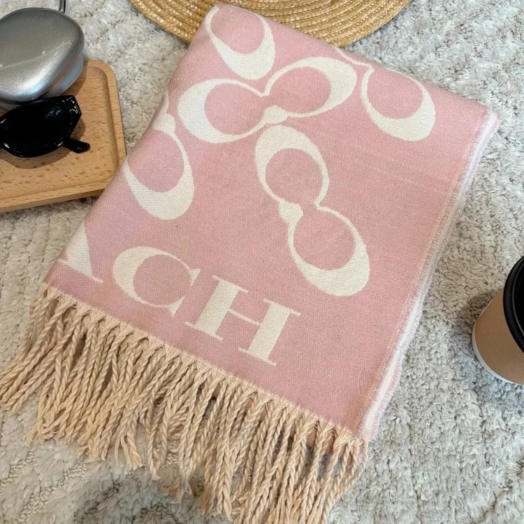 High-quality scarf (double-sided cashmere, packaged in a gift box at the counter)