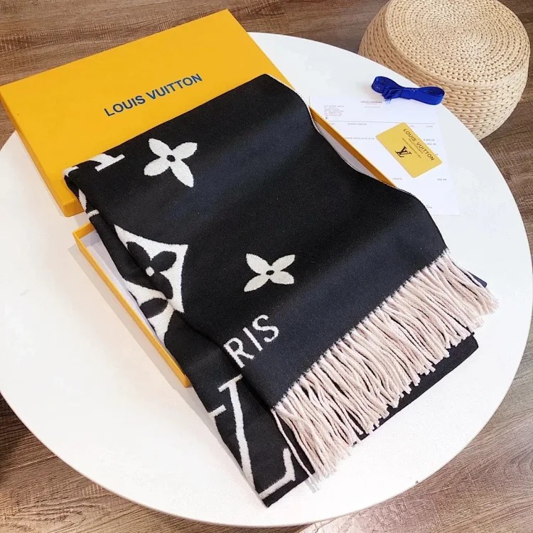 High-quality scarf (double-sided cashmere, packaged in a gift box at the counter)