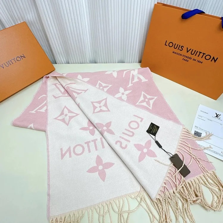 High-quality scarf (double-sided cashmere, packaged in a gift box at the counter)