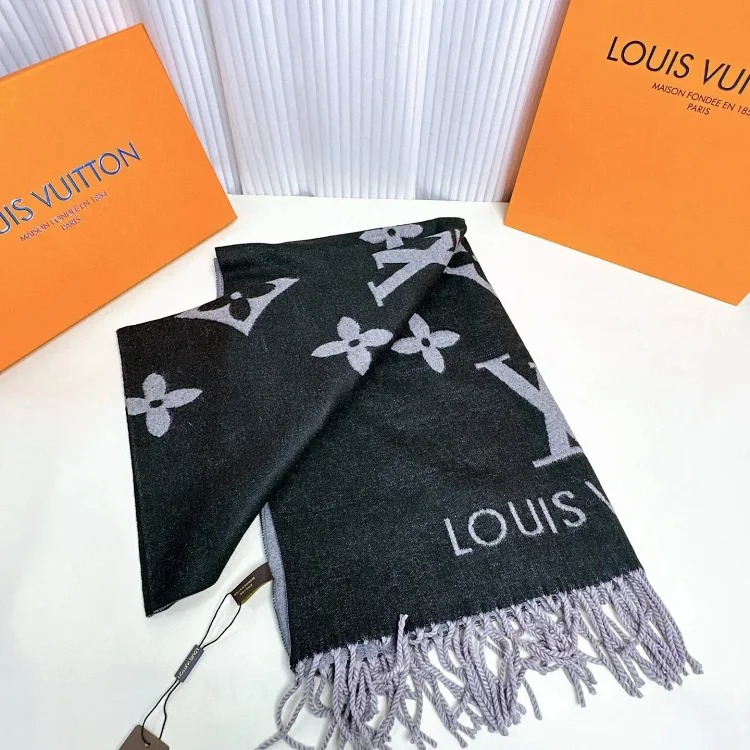 High-quality scarf (double-sided cashmere, packaged in a gift box at the counter)