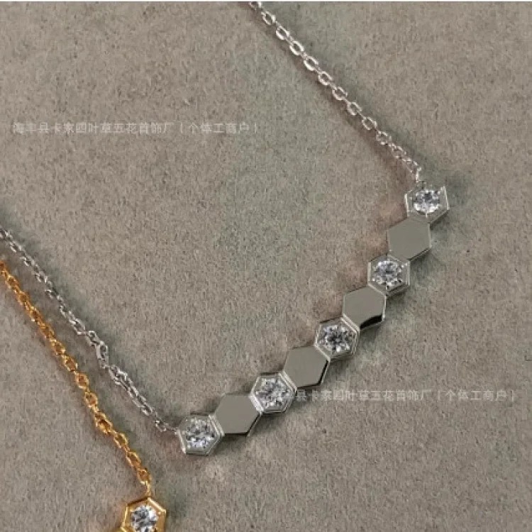 CNC high of Shang M round flower honeycomb smile necklace sun flower rhombus honeycomb necklace 18k rose gold clavicle chain image 4